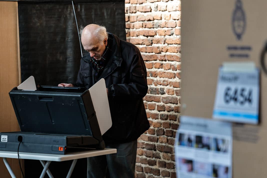 ¡Escándalo en las elecciones! Voto electrónico en la Ciudad de Buenos Aires genera demoras y denuncias