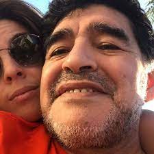 ¡Dalma Maradona revela detalles íntimos de su padre en un documental exclusivo!