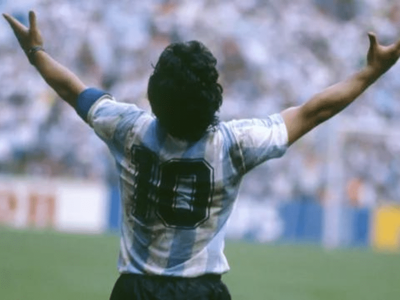 ¡Increíbles tributos en honor a Diego Maradona en su cumpleaños 63!