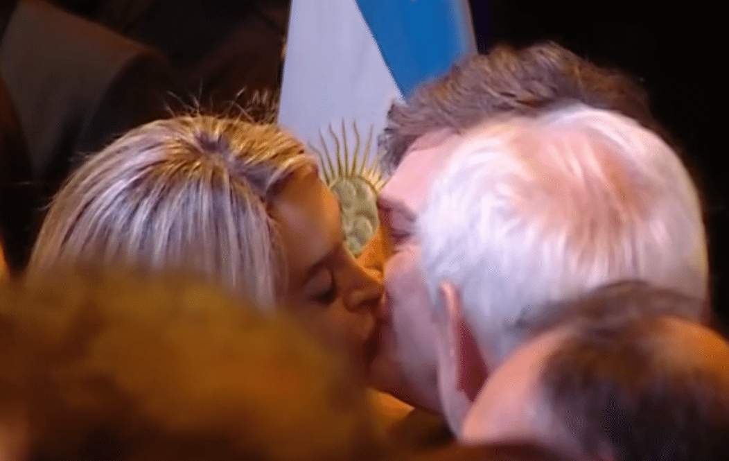 ¡Increíble! Milei Presidente: el apasionado beso con Fátima Flórez que sorprendió a todos