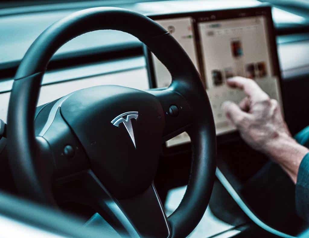 ¡Elon Musk enfrenta un nuevo desafío con el Autopilot de Tesla!