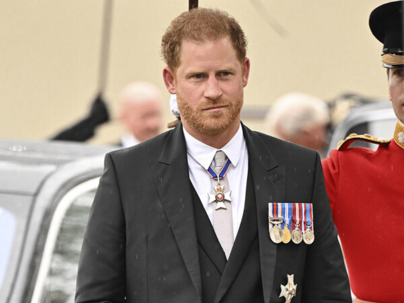 La desesperada reacción del príncipe Harry tras enterarse sobre el cáncer de su padre, el rey Carlos III