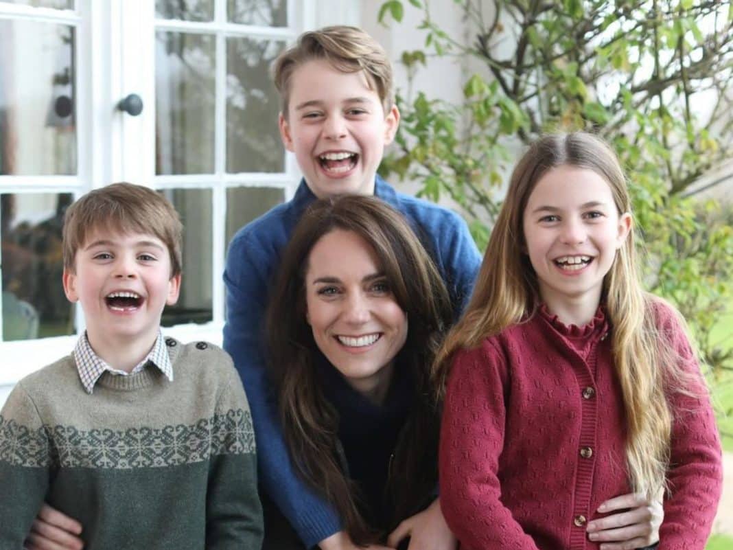 El escandaloso efecto de una foto de Kate Middleton con sus hijos