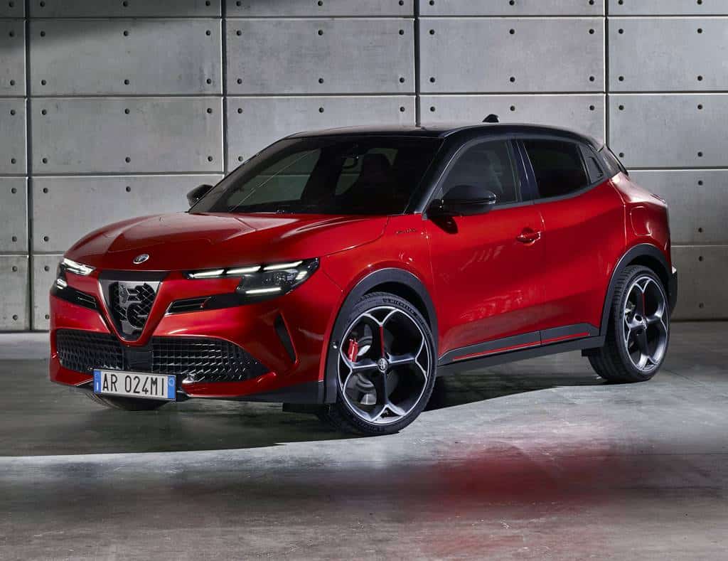 ¡Descubre el sorprendente motivo por el que Alfa Romeo cambió el nombre de su SUV!