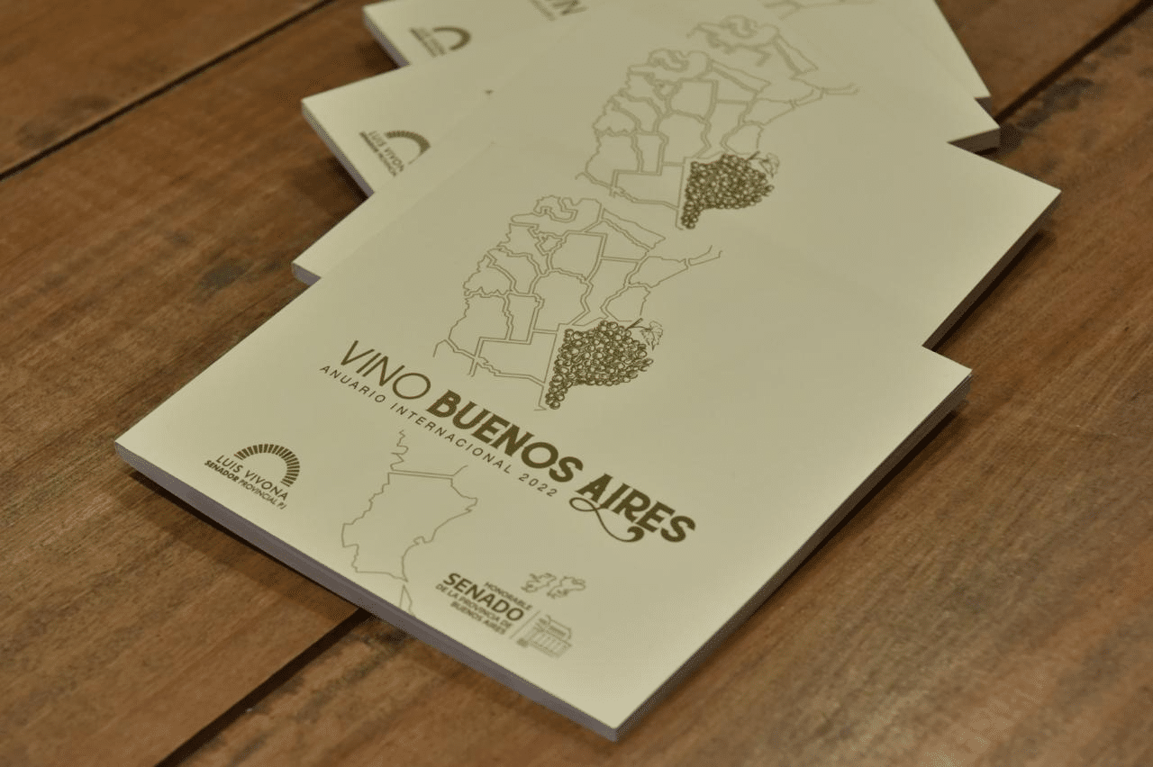 ¡El libro que está revolucionando el mundo del vino! Descubre por qué 'Vino Buenos Aires' de Luis Vivona ha sido nominado a los prestigiosos premios internacionales Gourmand Awards 2023