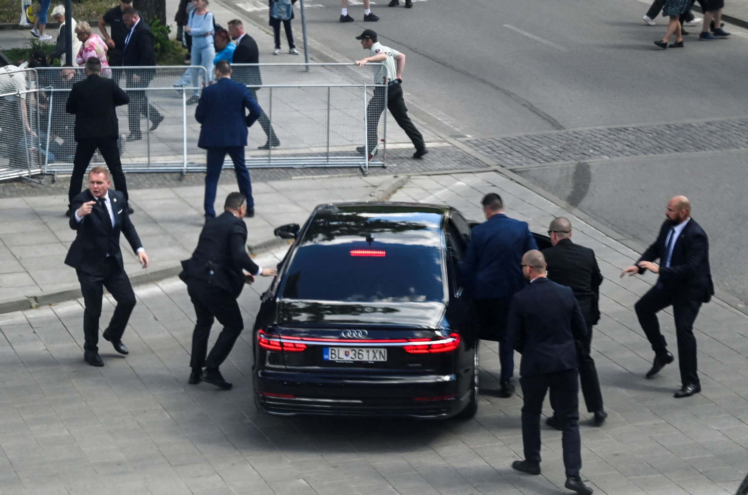 ¡Impactante atentado en Eslovaquia deja al primer ministro herido de bala!