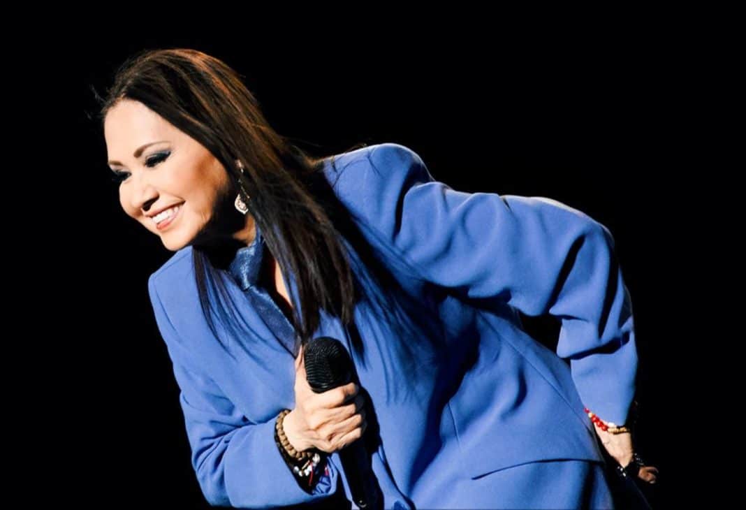Ana Gabriel pospone su concierto en Paraguay debido a problemas de salud