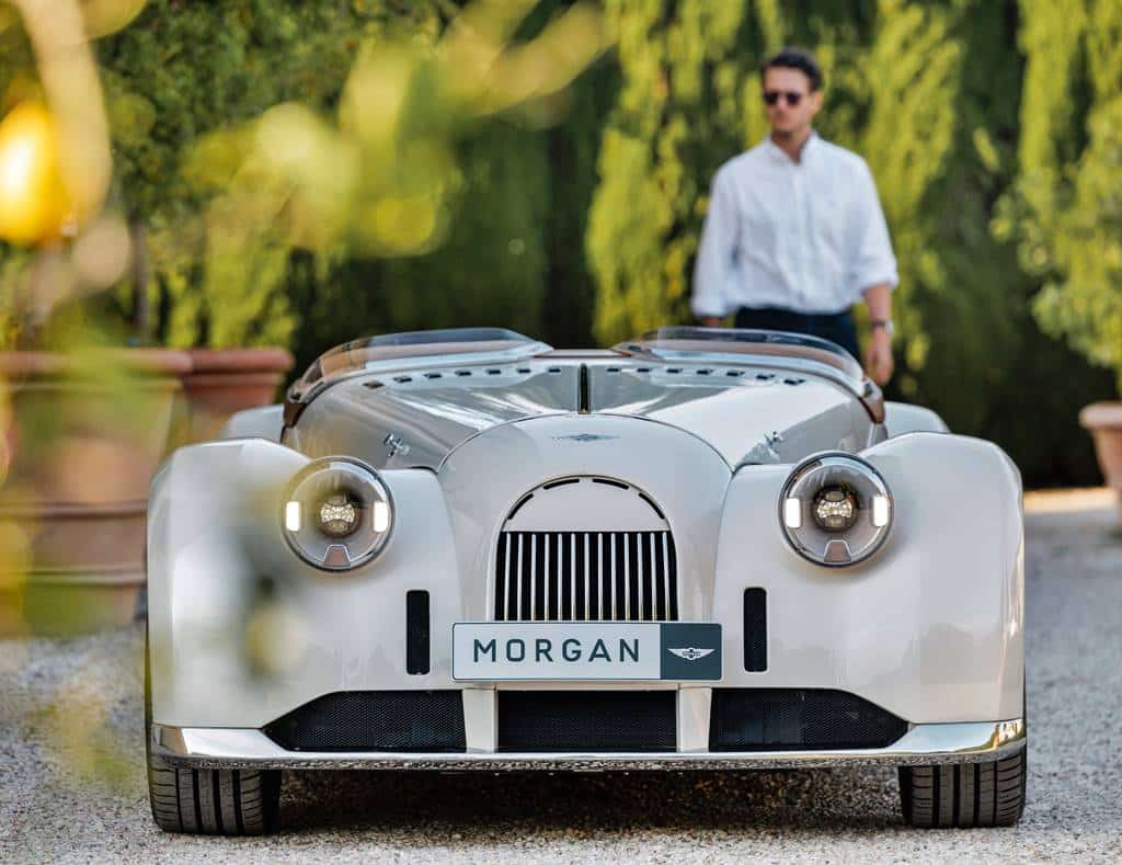 Descubre el exclusivo Morgan Midsummer: El auto descapotable con un toque italiano que está conquistando Gran Bretaña