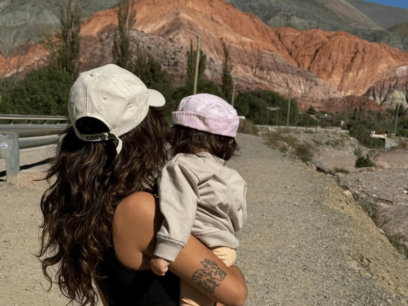 Las increíbles fotos de las primeras vacaciones de Melody Luz con su hija, Venezia Caniggia