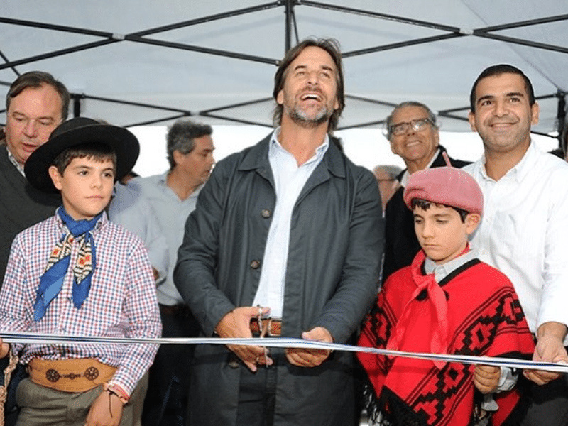 ¡Increíble! Luis Lacalle Pou rompe récords de aprobación en Uruguay