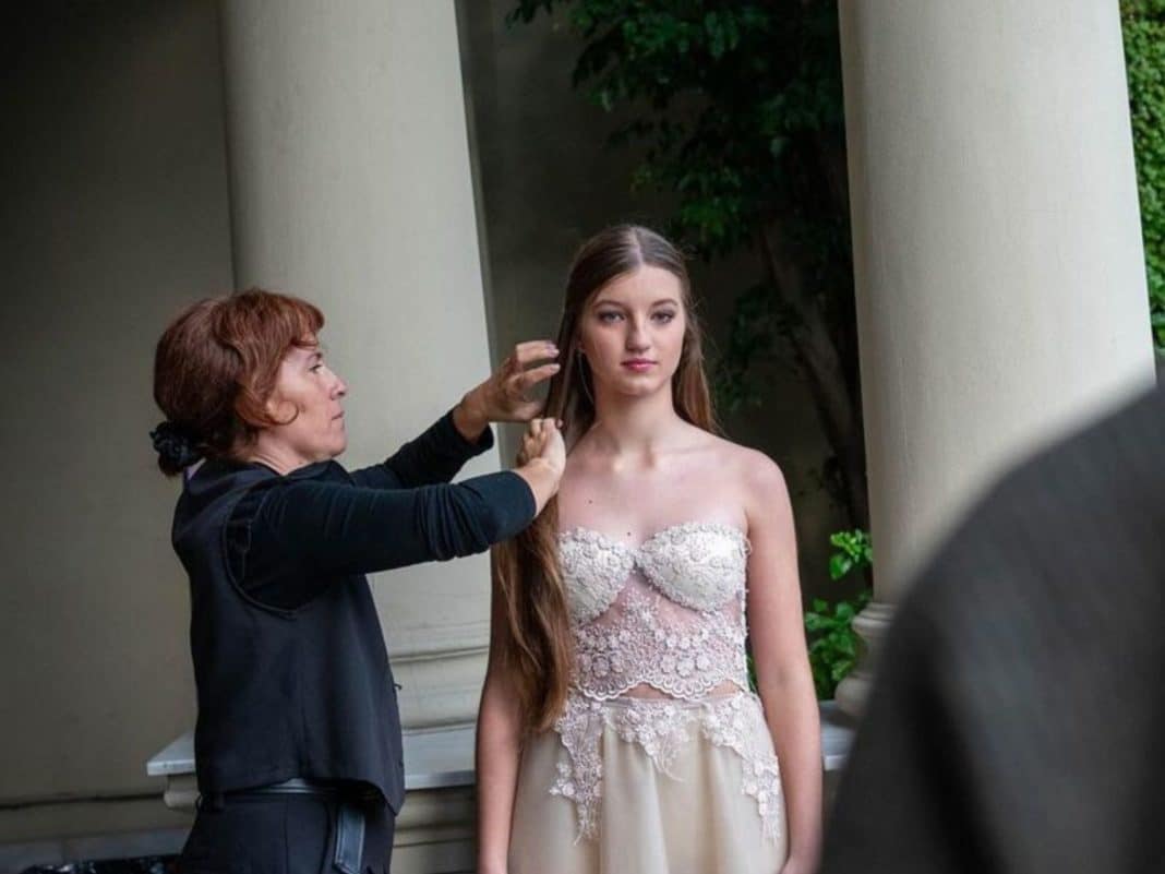 Las fotos de Allegra Cubero modelando vestidos de novia que emocionaron a Nicole Neumann