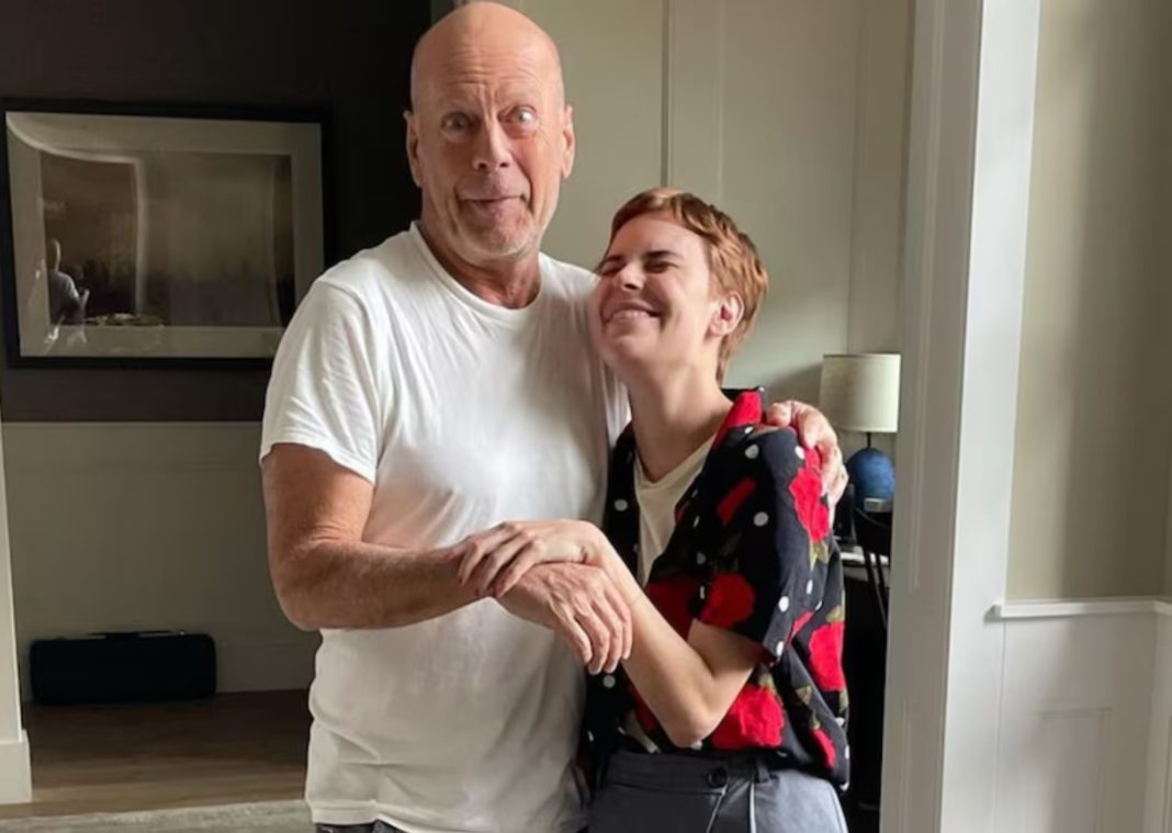 Bruce Willis sorprende al posar junto al novio de su hija Tallulah