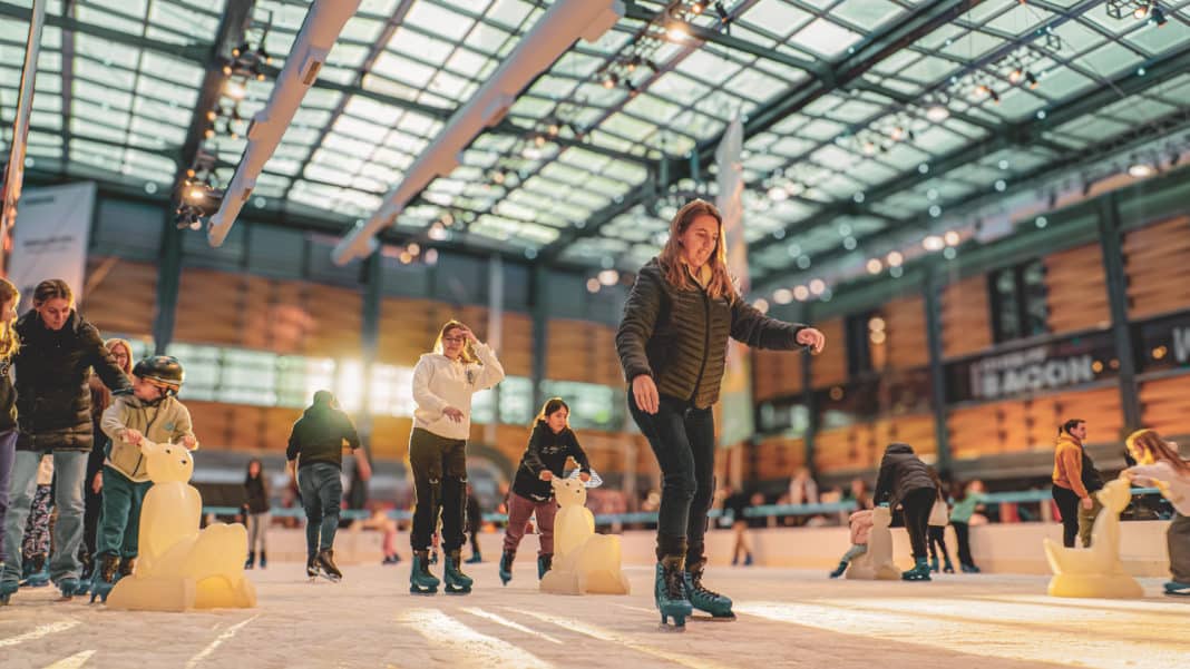 ¡Descubre la increíble pista de patinaje sobre hielo en Abasto Shopping!