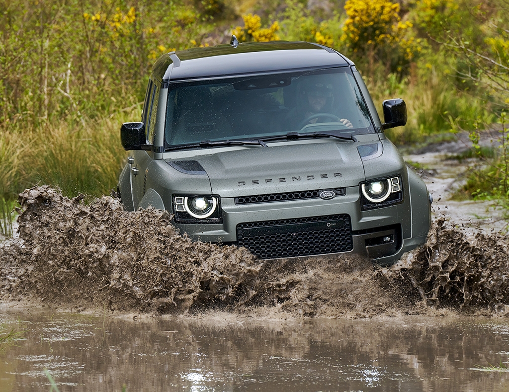 Defender OCTA: El Todoterreno Británico que Desafiará las Condiciones Extremas del Rally Dakar 2026