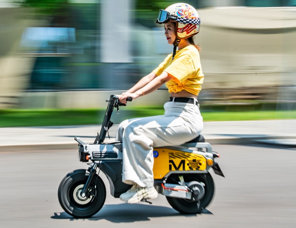 La FELO M1: El Scooter Eléctrico Chino que Reinventa la Movilidad Urbana