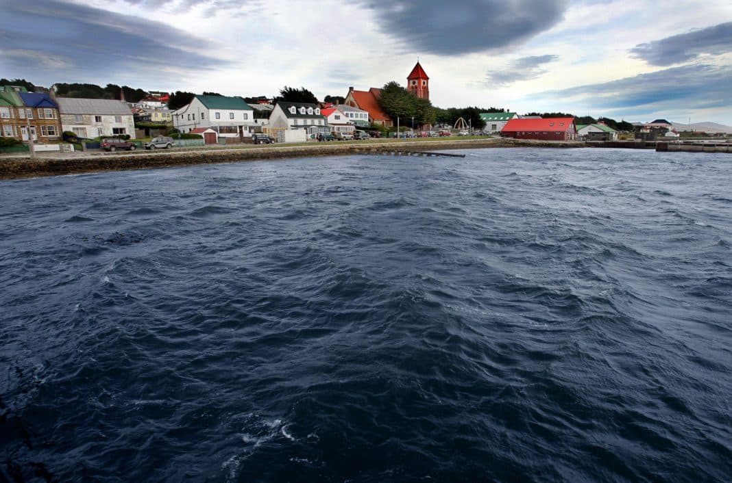 Recuperando las Islas Malvinas: Una Estrategia Integral de Defensa y Negociación