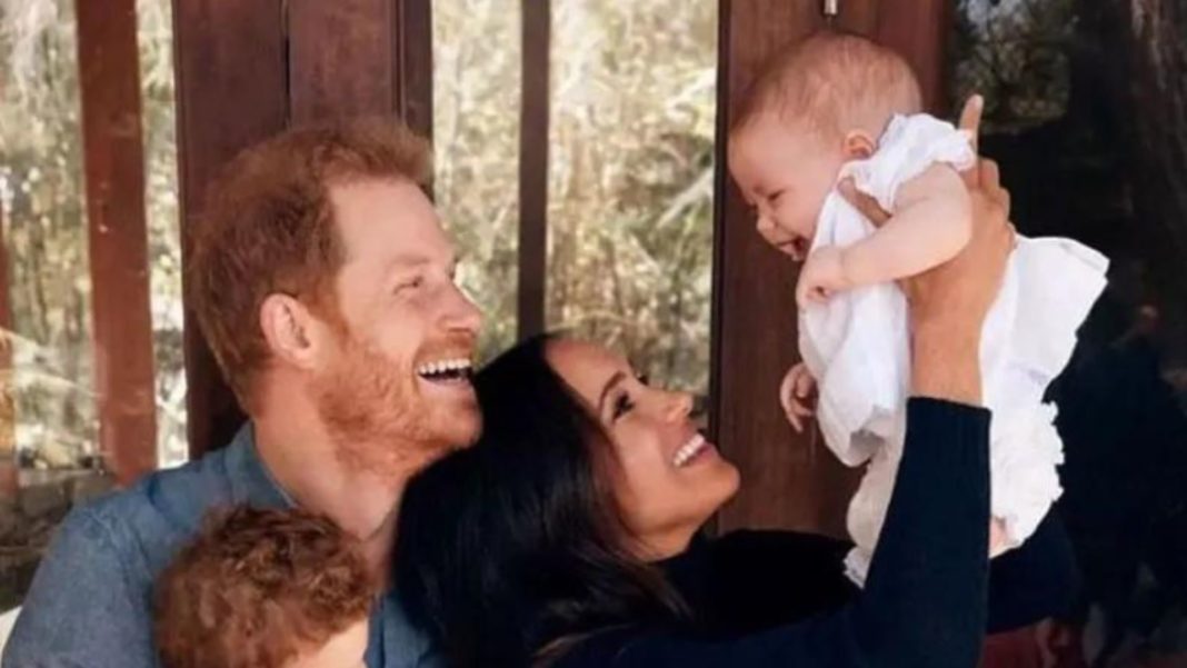 La Pequeña Lilibet: Revelada la Imagen Inédita de la Hija del Príncipe Harry y Meghan Markle