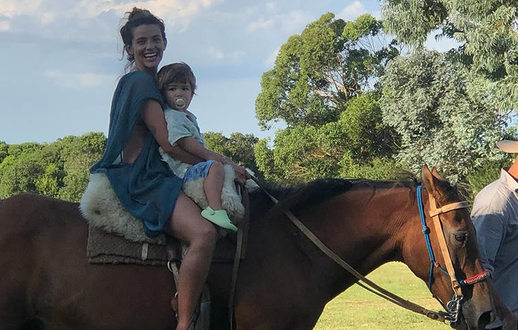 El Vínculo Especial: Cómo Calu Rivero Celebró el Cumpleaños de su Hijo Tao con un Regalo Único