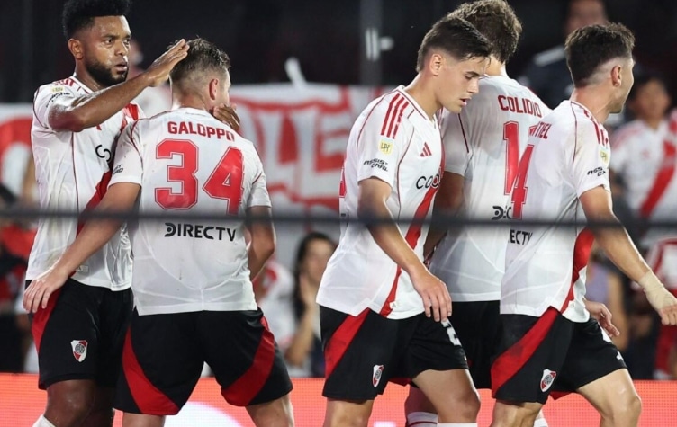 Los 7 Jugadores Más Silbados de River: Análisis de una Temporada Turbulenta