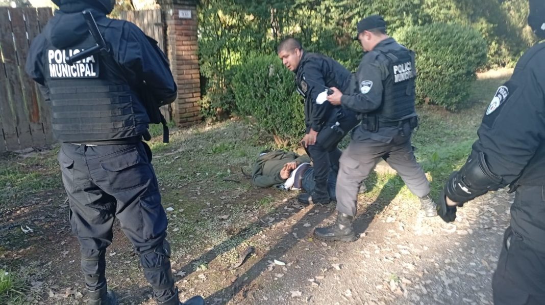 Escobar: La Policía Municipal Detiene a Delincuente Peligroso con Armas No Letales