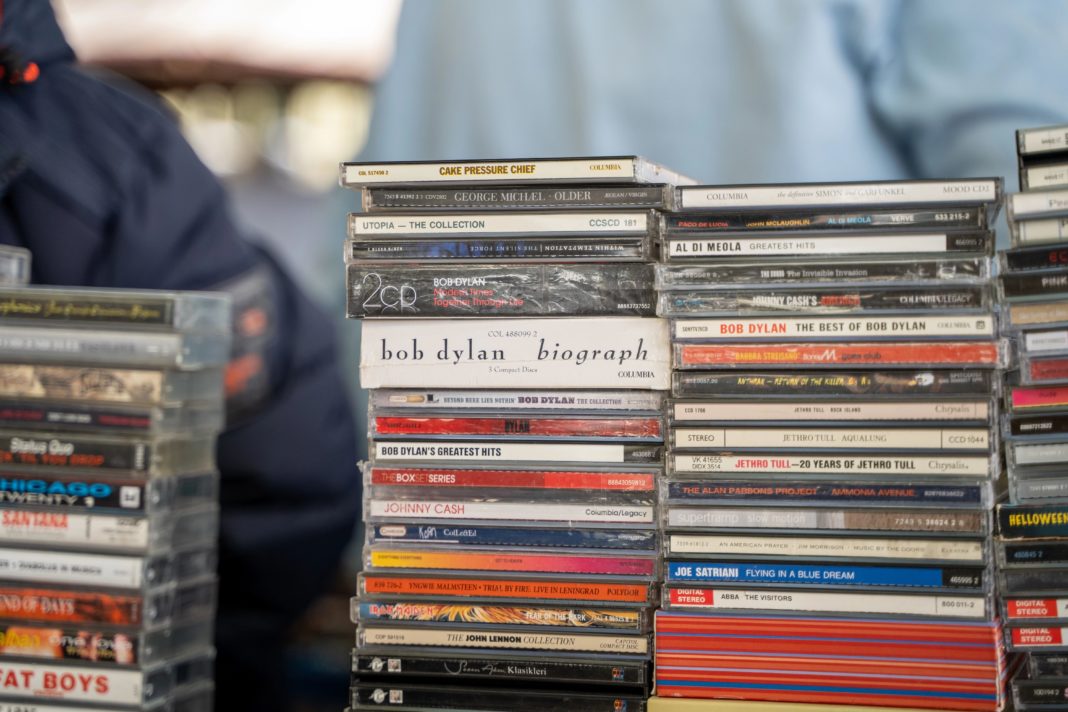 La Resurrección de los Formatos Analógicos: Cómo los Jóvenes Redescubren el Placer de la Música Física