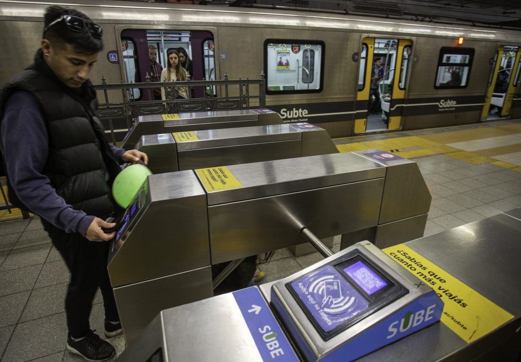Cómo Recuperar a los Pasajeros del Transporte Público en el AMBA