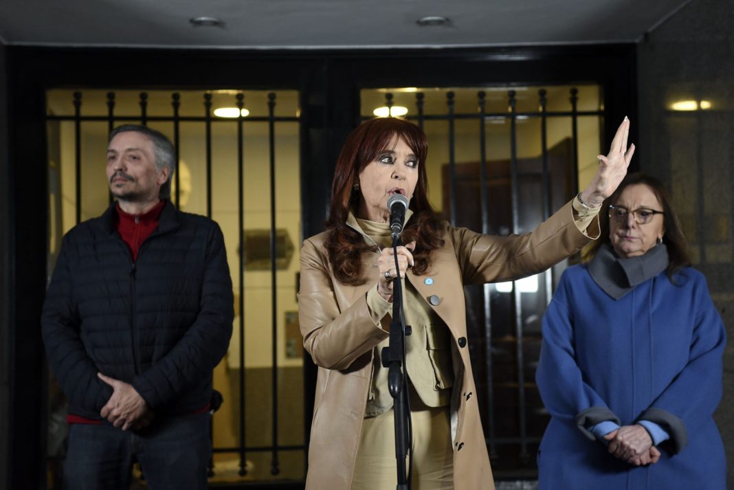 Cristina Fernández Condenada: ¿Un Golpe a la Democracia Argentina?