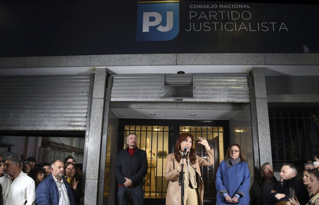 Cristina Kirchner: Presa pero Líder Indiscutible del Peronismo