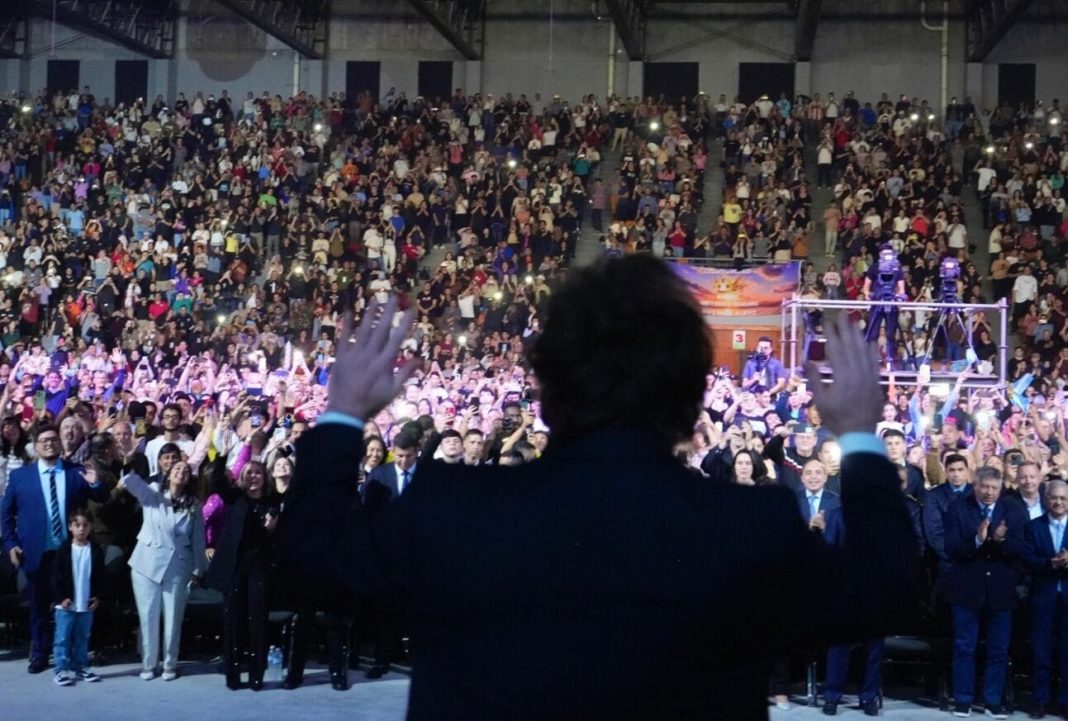 La Dolarización Milagrosa: Cuando la Economía Argentina Recurre a Fuerzas Divinas